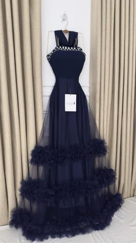 فستان سهرة كحلي بتنورة تول طبقات