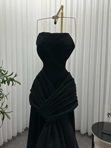 فستان كريب باربي ذيل شانطون كسرات