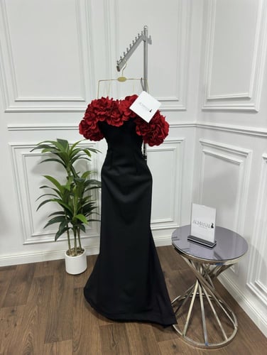 ناعم كريب باربي أسود ملكي بفيونكات وردية على الأكت...