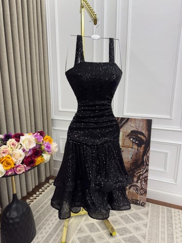 فستان اسود قصير ترتر