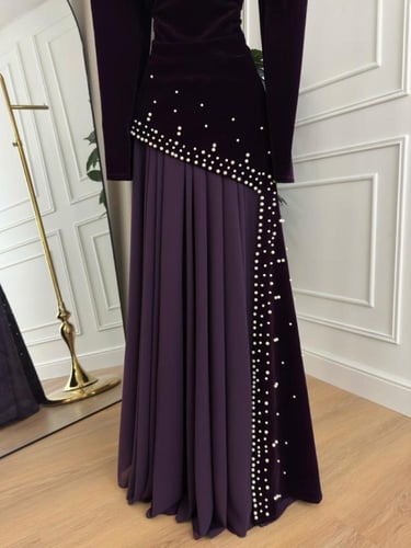 فستان شتوي ليكي جوخ مطرز من جورجيت