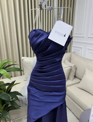 فستان لمار كحلي