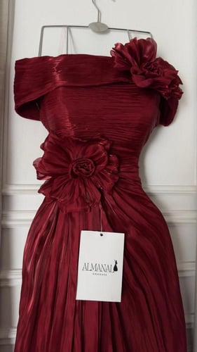 فستان ناعم اوف شولدر بوردات لون احمر داكن