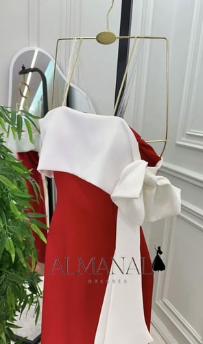 ناعم كريب باربي أحمر بكتف ساقط ووشاح أبيض طويل مع...