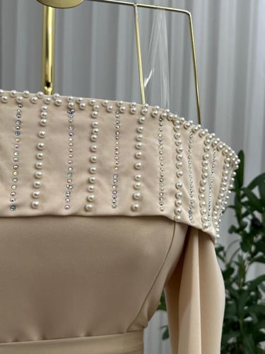 فستان ناعم بيج تطريز