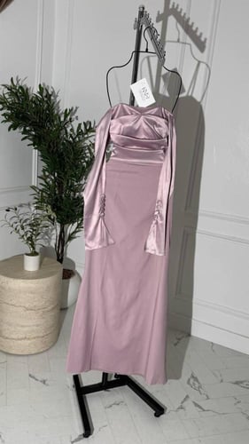 فستان ناعم تفته مع ميكادو