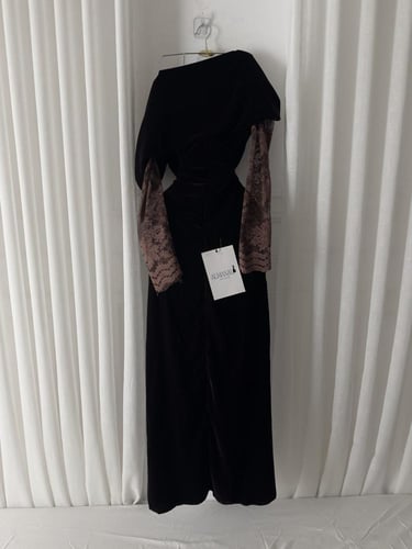 فساتين ناعم شتوي بني دانتيل