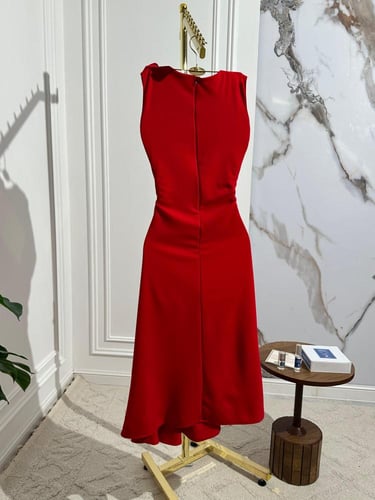 فستان احمر كريب