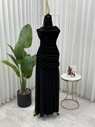 فستان اسود مخمل كوري شيفون