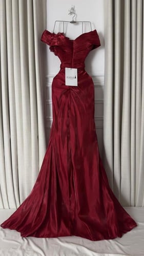 فستان ناعم اوف شولدر بوردات لون احمر داكن