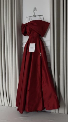 فستان الينا