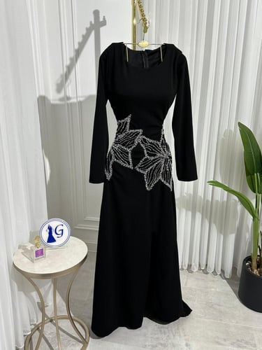 فستان كريب استرتش شك يدوي