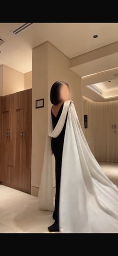 فستان خامه باربي مع جورجيت كلوش مع اكسسوار