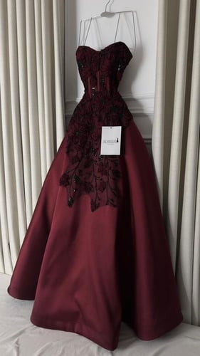 فستان سهره برغندي طويل كلفه تطريز