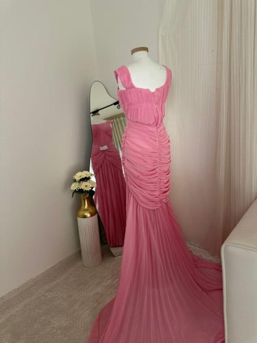 فستان شيفون مبطن صدر كسرات