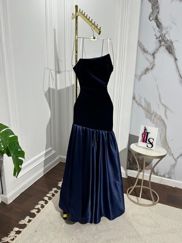 فستان مخمل كحلي