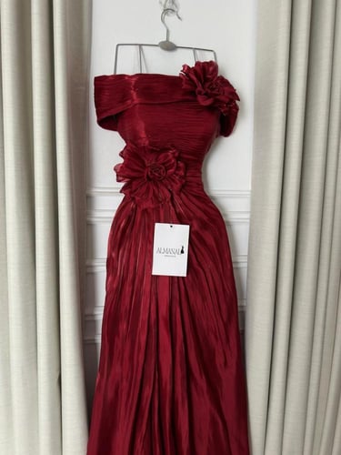 فستان ناعم اوف شولدر بوردات لون احمر داكن