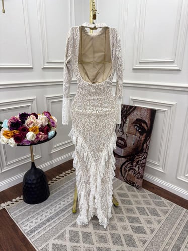 فستان دانتيل