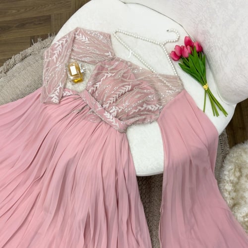 فستان للحوامل لون وردي