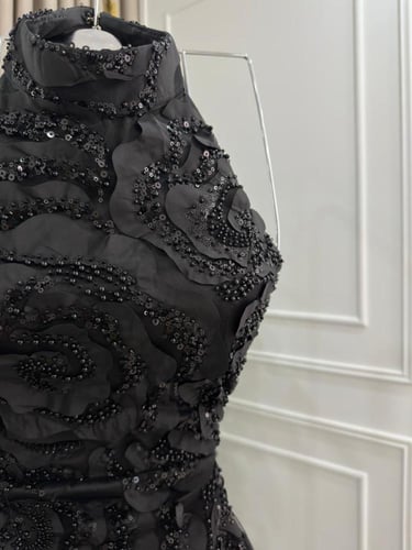 فستان تفته استرتش مبطن بكلفه خرز ذيل تل