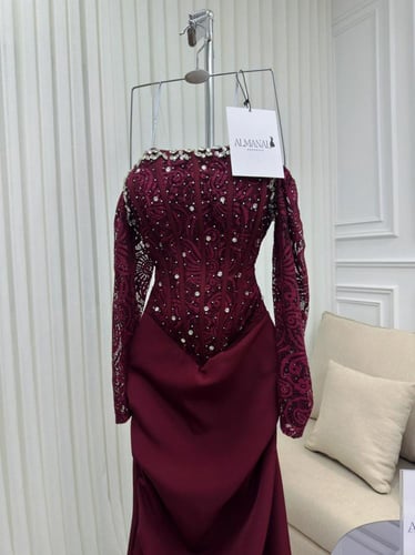 فستان سهرة باربي بلون عنابي