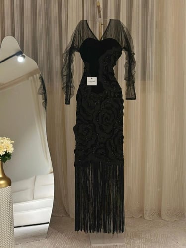 فستان سهره اسود كريب مزين بتطريز