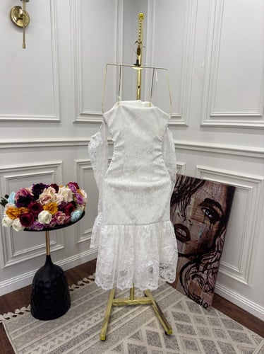 فستان دانتيل