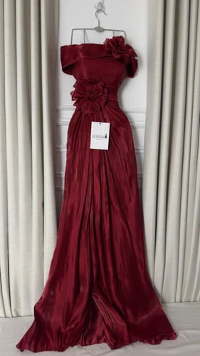 فستان ناعم اوف شولدر بوردات لون احمر داكن