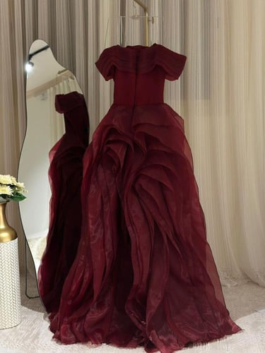 فستان سهره اوف شولدر كريب باربي وذيل اورجنزه