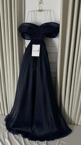 فستان سهره كحلي صدر كلفه تطريز ذيل اورجنزا