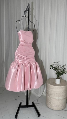 فستان ناعم قصير وردي