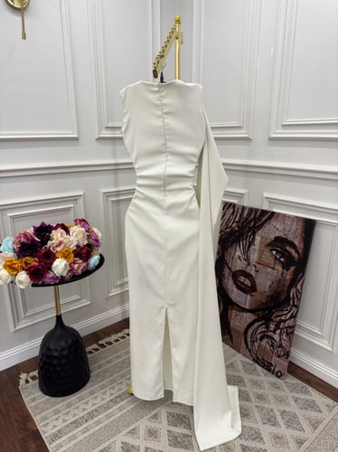 فستان ناعم ابيض