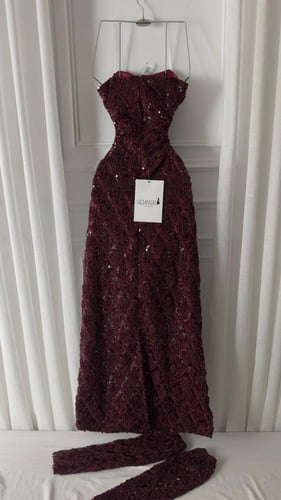 فستان سهره مطرز خرز اكمام منفصله برغندي