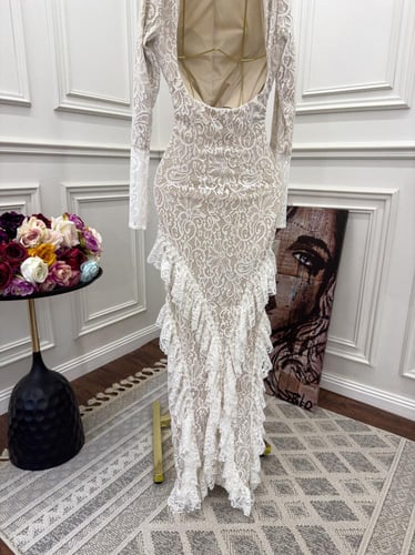 فستان دانتيل