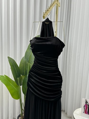 فستان اسود مخمل كوري شيفون