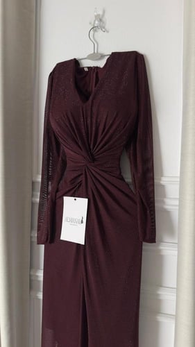 فستان ناعم عودي استرتش لمعه اكمام