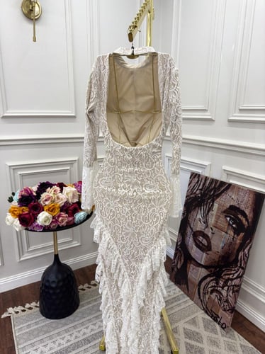 فستان دانتيل