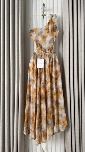 فستان ناعم بكتف واحد تاي داي