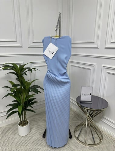 فستان سماوي ناعم باربي