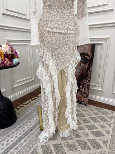 فستان دانتيل