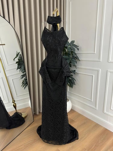 فستان اسود دانتيل اكمام جازار