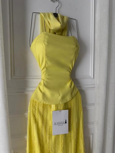 فستان سهره اصفر مع شال