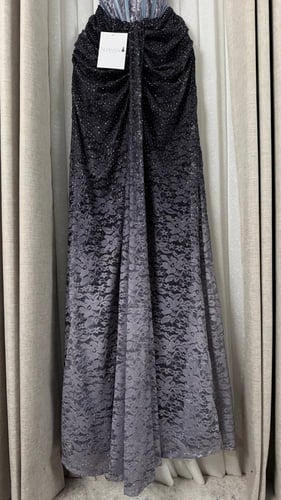 فستان سهرة بتصميم كورسيه وتدرج لوني