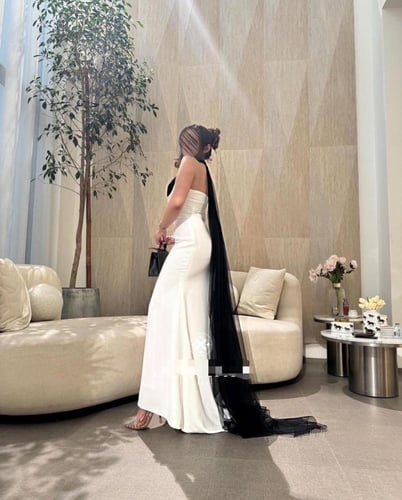 فستان لكرا كريب استرتش تل اسود