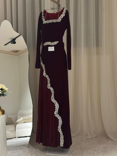 فستان شتوي سهره اكمام جوخ وشيفون كسرات