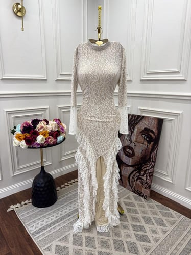 فستان دانتيل