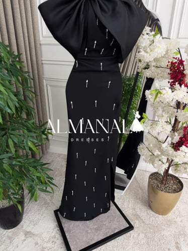 فستان كلارا اسود