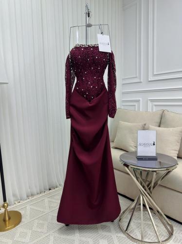 فستان سهرة باربي بلون عنابي