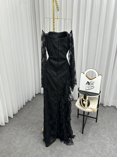 فستان اسود دانتيل