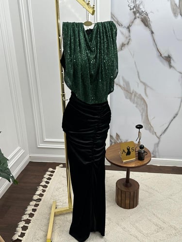 فستان قطيفي تل مكبوس